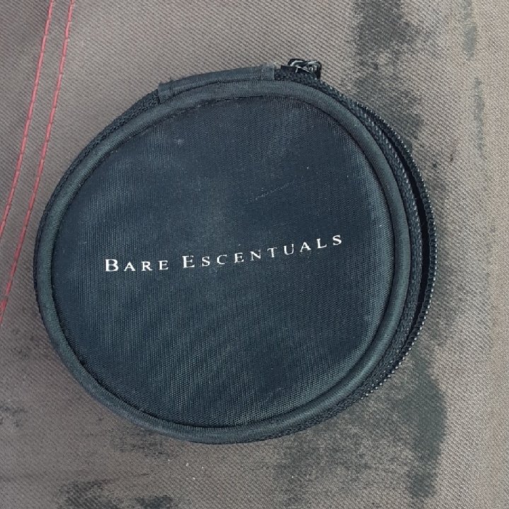 Bare Escentuals Black Makeup Compact Holder
